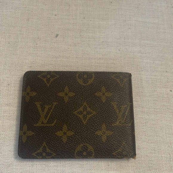 Authentic Louis Vuitton men’s wallet - Picture 3 of 4